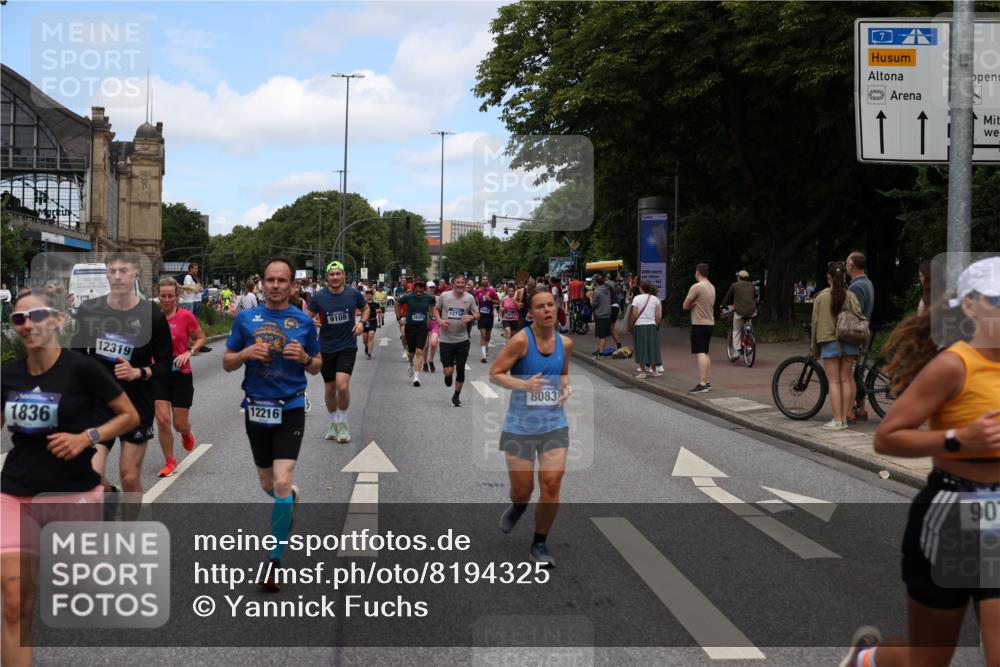 29.06.2025 - hella hamburg halbmarathon Yannick Fuchs http://msf.ph/oto/8194325 29.06.2025 11:22:07 20KM 1640, 1836, 2526, 2831, 2832, 2919, 3131, 3424, 3560, 3681, 3731, 3778, 3822, 4164, 4289, 4807, 4924, 5546, 5793, 6048, 6049, 6307, 6620, 6625, 6724, 6820, 8083, 8124, 8303, 8738, 8806, 9078, 9108, 9598, 10198, 10435, 10907, 11859, 12216, 12319, 12460, 12461, 12710, 13316, 13418, 13724, 14118, 14304, 14347, 15878, 16010, 16251, 16447, 16769, 17199, 17495, 17595, 18371, 18742 meine-sportfotos.de