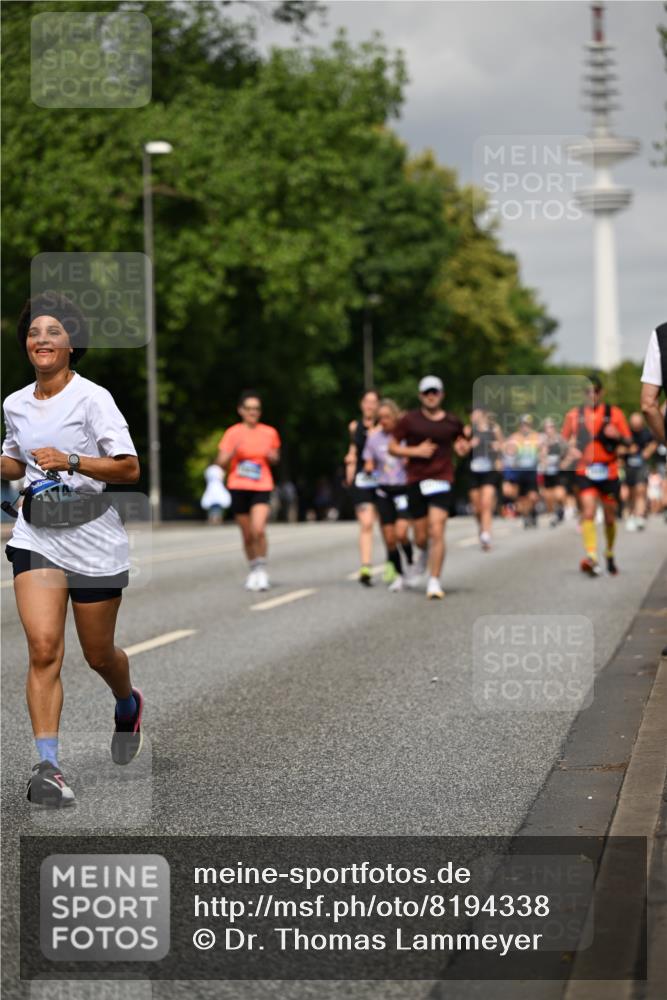 29.06.2025 - hella hamburg halbmarathon Dr. Thomas Lammeyer http://msf.ph/oto/8194338 29.06.2025 10:11:22 Kennedybrücke 4262, 4502, 5287, 5807, 5845, 5926, 6517, 6833, 7503, 8585, 10283, 10700, 10703, 11114, 11394 meine-sportfotos.de