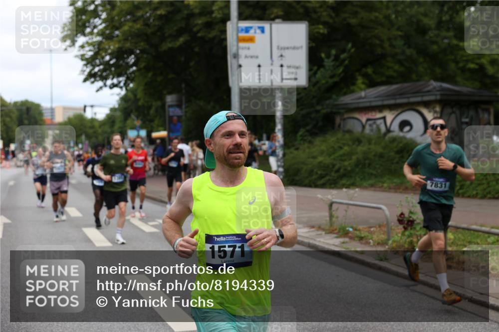 29.06.2025 - hella hamburg halbmarathon Yannick Fuchs http://msf.ph/oto/8194339 29.06.2025 10:31:31 20KM 1385, 1411, 1571, 2121, 3959, 4865, 5092, 5315, 5961, 6529, 7482, 7831, 8084, 8121, 8362, 9296, 9313, 10680, 10738, 11120, 11833, 13972, 16523, 17024, 17192, 17306, 17658, 17723, 18038, 18062, 18384, 18733, 18824 meine-sportfotos.de