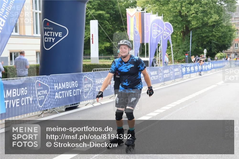 29.06.2025 - hella hamburg halbmarathon Strokosch-Dieckow http://msf.ph/oto/8194352 29.06.2025 09:38:10 Ziel 20059, 20061, 20317 meine-sportfotos.de