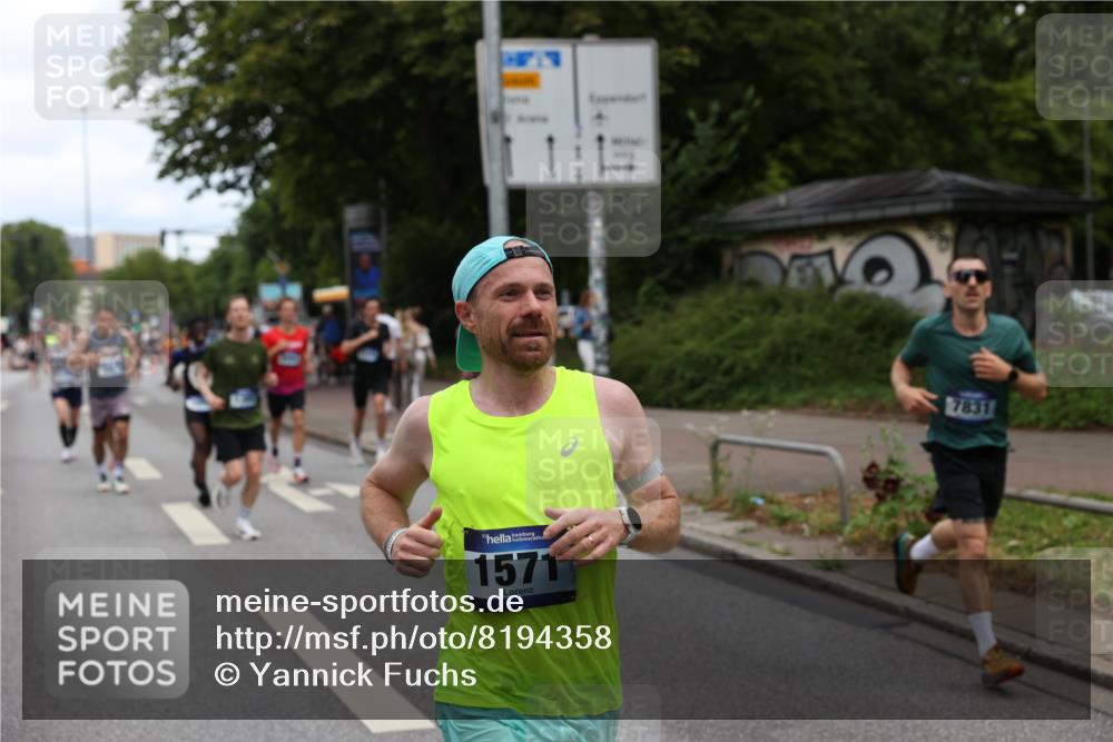 29.06.2025 - hella hamburg halbmarathon Yannick Fuchs http://msf.ph/oto/8194358 29.06.2025 10:31:31 20KM 1385, 1411, 1571, 2121, 3959, 4865, 5092, 5315, 5961, 6529, 7482, 7831, 8084, 8121, 8362, 9296, 9313, 10680, 10738, 11120, 11833, 13972, 16523, 17024, 17192, 17306, 17658, 17723, 18038, 18062, 18384, 18733, 18824 meine-sportfotos.de