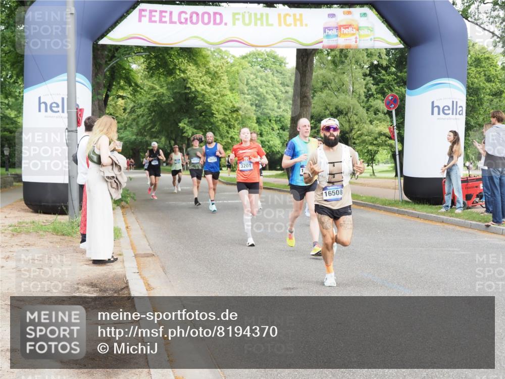 29.06.2025 - hella hamburg halbmarathon MichiJ http://msf.ph/oto/8194370 29.06.2025 10:20:20 Zwischen KM18-KM19 3201, 7481, 9381, 10017, 11413, 16508, 18235 meine-sportfotos.de