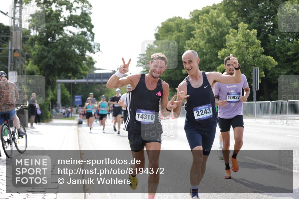 29.06.2025 - hella hamburg halbmarathon Jannik Wohlers http://msf.ph/oto/8194372 29.06.2025 09:46:16 Lombardsbrücke 1344, 1889, 2243, 4477, 4944, 5048, 5152, 6683, 7628, 8312, 10298, 10927, 10929, 11230, 11304, 11661, 12447, 12899, 12987, 13493, 13494, 13961, 14310, 14450, 15902, 16243, 16505, 16619, 16811, 16957, 17137, 17751, 18026, 18277, 18422, 18824 meine-sportfotos.de
