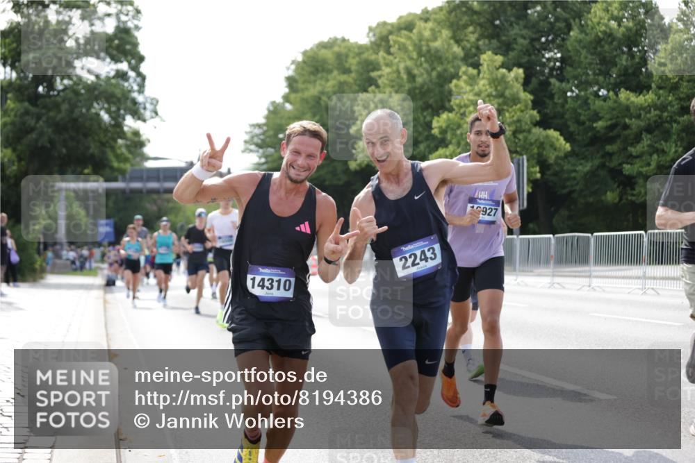 29.06.2025 - hella hamburg halbmarathon Jannik Wohlers http://msf.ph/oto/8194386 29.06.2025 09:46:16 Lombardsbrücke 1344, 1889, 2243, 4477, 4944, 5048, 5152, 6683, 7628, 8312, 10298, 10927, 10929, 11230, 11304, 11661, 12447, 12899, 12987, 13493, 13494, 13961, 14310, 14450, 15902, 16243, 16505, 16619, 16811, 16957, 17137, 17751, 18026, 18277, 18422, 18824 meine-sportfotos.de