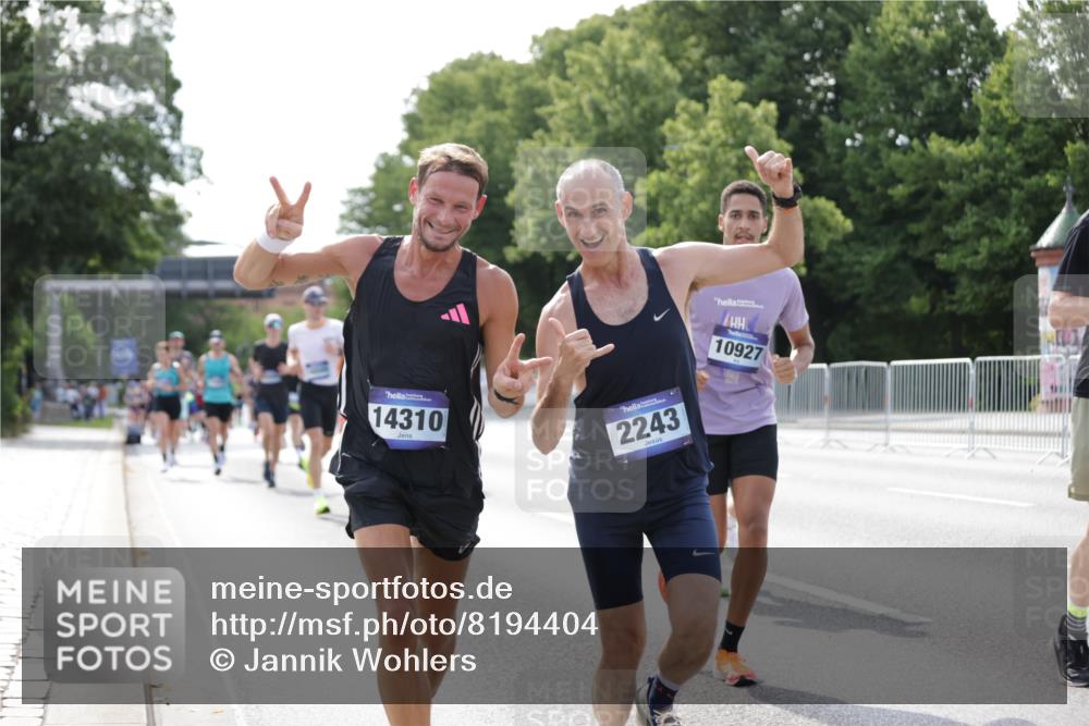 29.06.2025 - hella hamburg halbmarathon Jannik Wohlers http://msf.ph/oto/8194404 29.06.2025 09:46:16 Lombardsbrücke 1344, 1889, 2243, 4477, 4944, 5048, 5152, 6683, 7628, 8312, 10298, 10927, 10929, 11230, 11304, 11661, 12447, 12899, 12987, 13493, 13494, 13961, 14310, 14450, 15902, 16243, 16505, 16619, 16811, 16957, 17137, 17751, 18026, 18277, 18422, 18824 meine-sportfotos.de