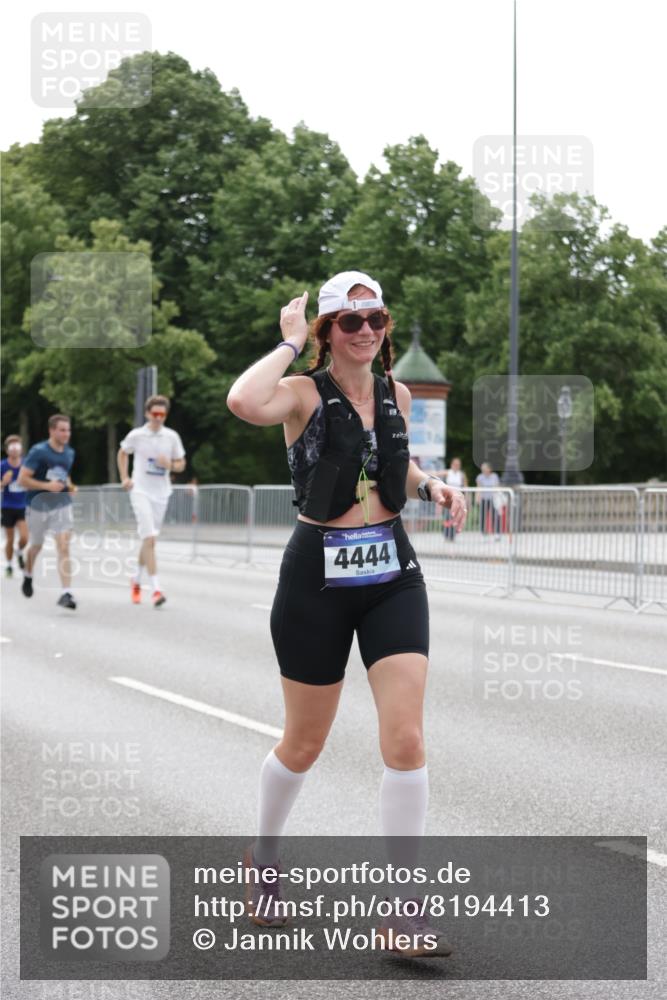 29.06.2025 - hella hamburg halbmarathon Jannik Wohlers http://msf.ph/oto/8194413 29.06.2025 10:24:29 Lombardsbrücke 1740, 2108, 2249, 3099, 4008, 4010, 4444, 5126, 9573, 11400, 11816, 11817, 14898, 15124, 15942, 17185, 17535, 17954, 18194, 18198 meine-sportfotos.de