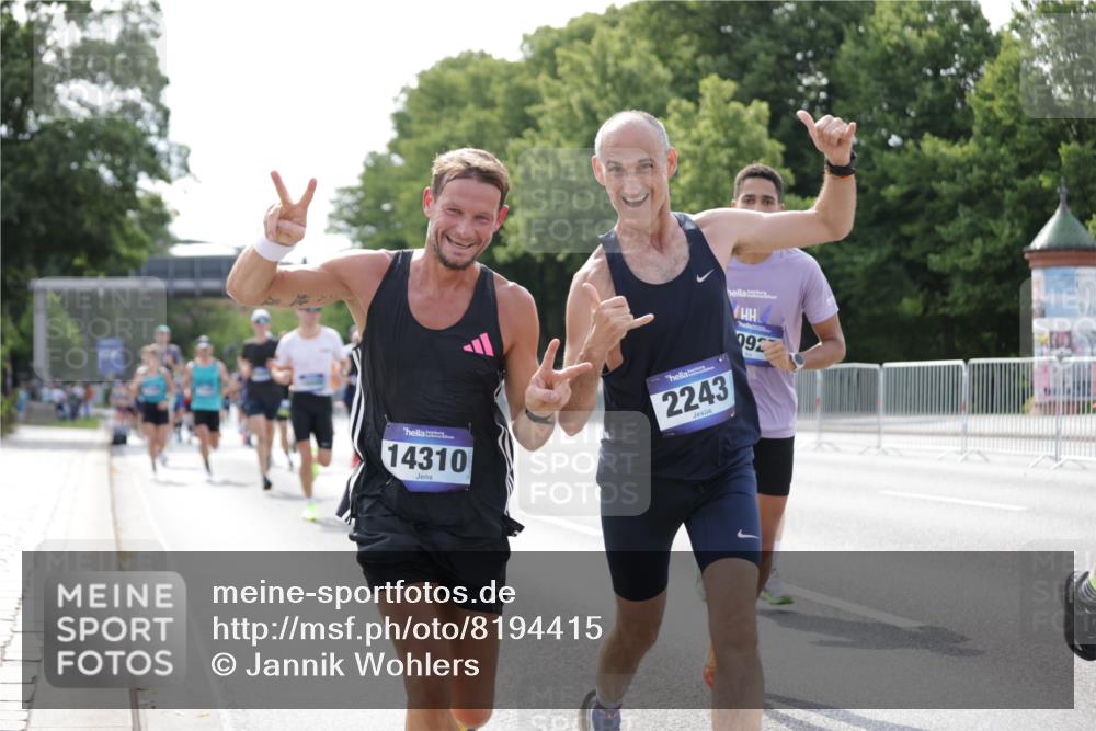 29.06.2025 - hella hamburg halbmarathon Jannik Wohlers http://msf.ph/oto/8194415 29.06.2025 09:46:16 Lombardsbrücke 1344, 1889, 2243, 4477, 4944, 5048, 5152, 6683, 7628, 8312, 10298, 10927, 10929, 11230, 11304, 11661, 12447, 12899, 12987, 13493, 13494, 13961, 14310, 14450, 15902, 16243, 16505, 16619, 16811, 16957, 17137, 17751, 18026, 18277, 18422, 18824 meine-sportfotos.de