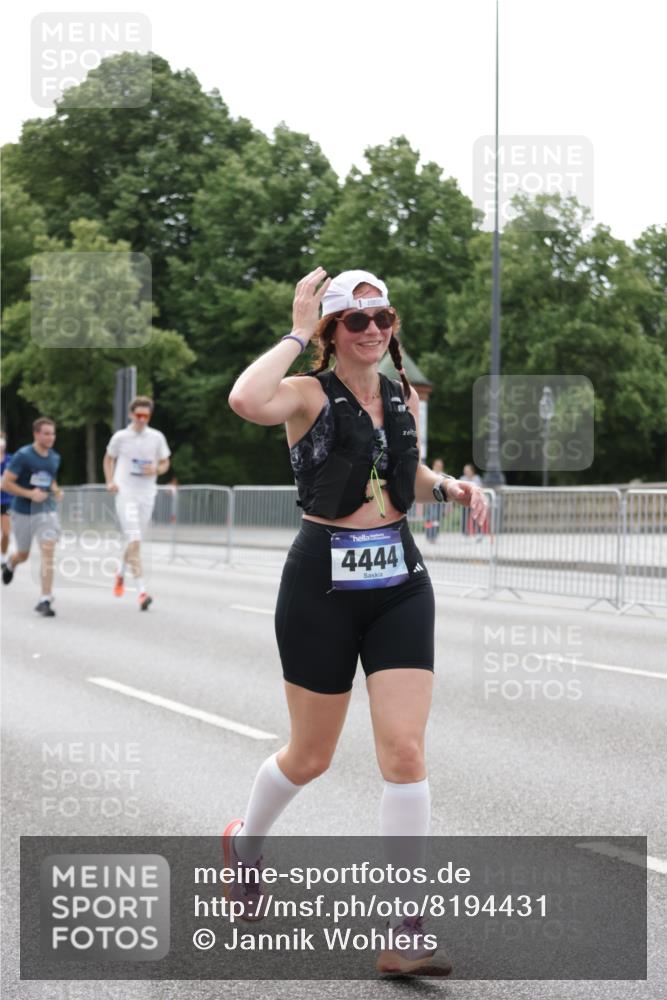 29.06.2025 - hella hamburg halbmarathon Jannik Wohlers http://msf.ph/oto/8194431 29.06.2025 10:24:30 Lombardsbrücke 1740, 2108, 2249, 4008, 4010, 4444, 5126, 7778, 9573, 11400, 11816, 11817, 14898, 15124, 15942, 17185, 17535, 17954, 18194, 18198 meine-sportfotos.de