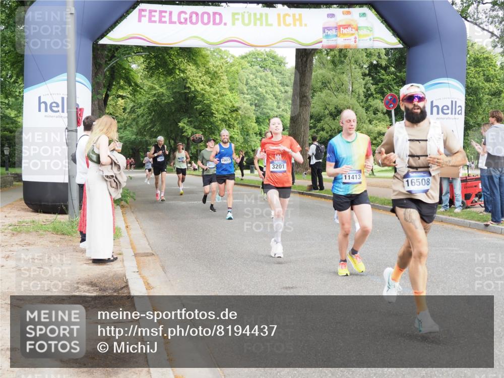 29.06.2025 - hella hamburg halbmarathon MichiJ http://msf.ph/oto/8194437 29.06.2025 10:20:20 Zwischen KM18-KM19 3201, 7481, 9381, 10017, 11413, 16508, 18235 meine-sportfotos.de