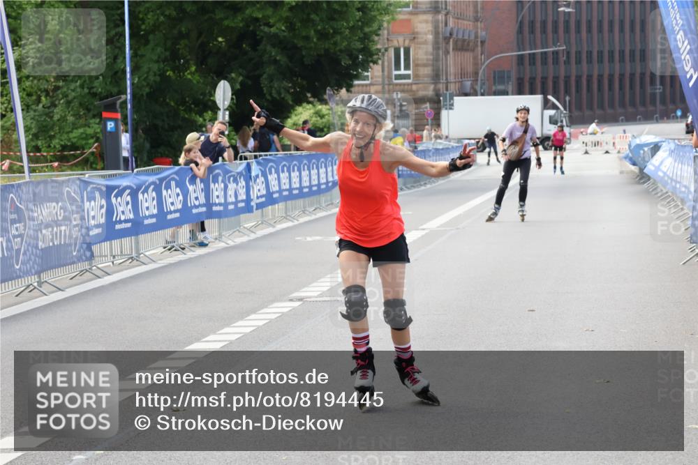 29.06.2025 - hella hamburg halbmarathon Strokosch-Dieckow http://msf.ph/oto/8194445 29.06.2025 09:38:20 Ziel 20298, 20317 meine-sportfotos.de