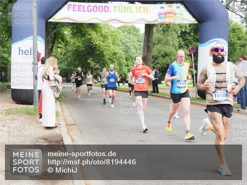 29.06.2025 - hella hamburg halbmarathon MichiJ http://msf.ph/oto/8194446 29.06.2025 10:20:20 Zwischen KM18-KM19 3201, 7481, 9381, 10017, 11413, 16508, 18235 meine-sportfotos.de