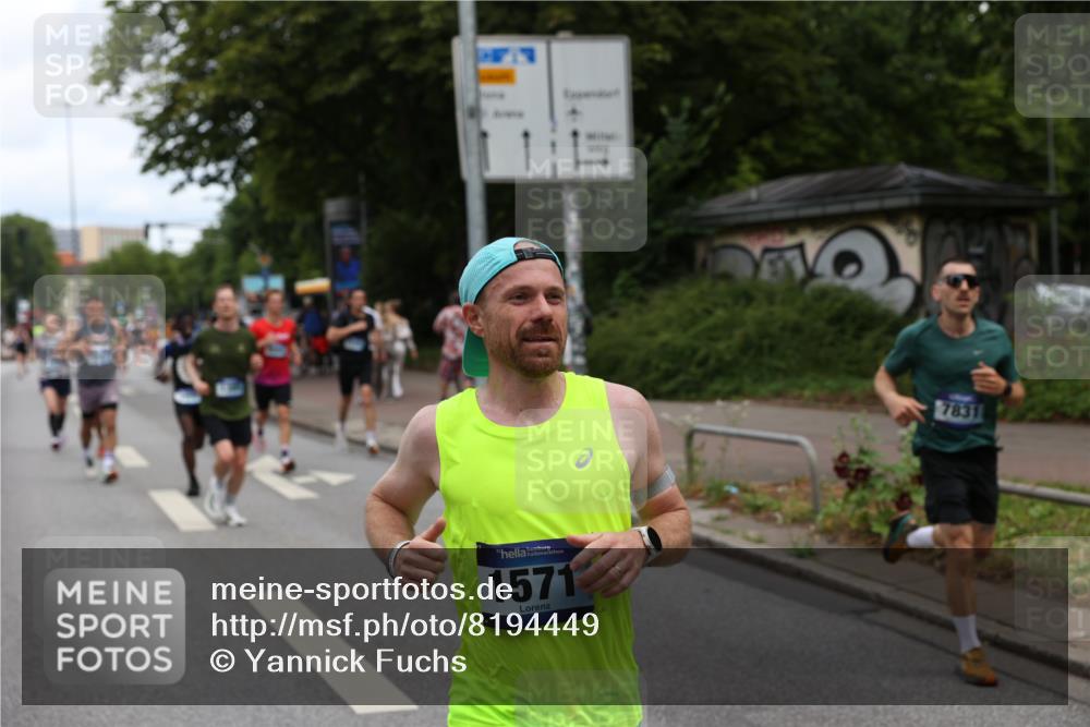 29.06.2025 - hella hamburg halbmarathon Yannick Fuchs http://msf.ph/oto/8194449 29.06.2025 10:31:31 20KM 1385, 1411, 1571, 2121, 3959, 4865, 5092, 5315, 5961, 6529, 7482, 7831, 8084, 8121, 8362, 9296, 9313, 10680, 10738, 11120, 11833, 13972, 16523, 17024, 17192, 17306, 17658, 17723, 18038, 18062, 18384, 18733, 18824 meine-sportfotos.de