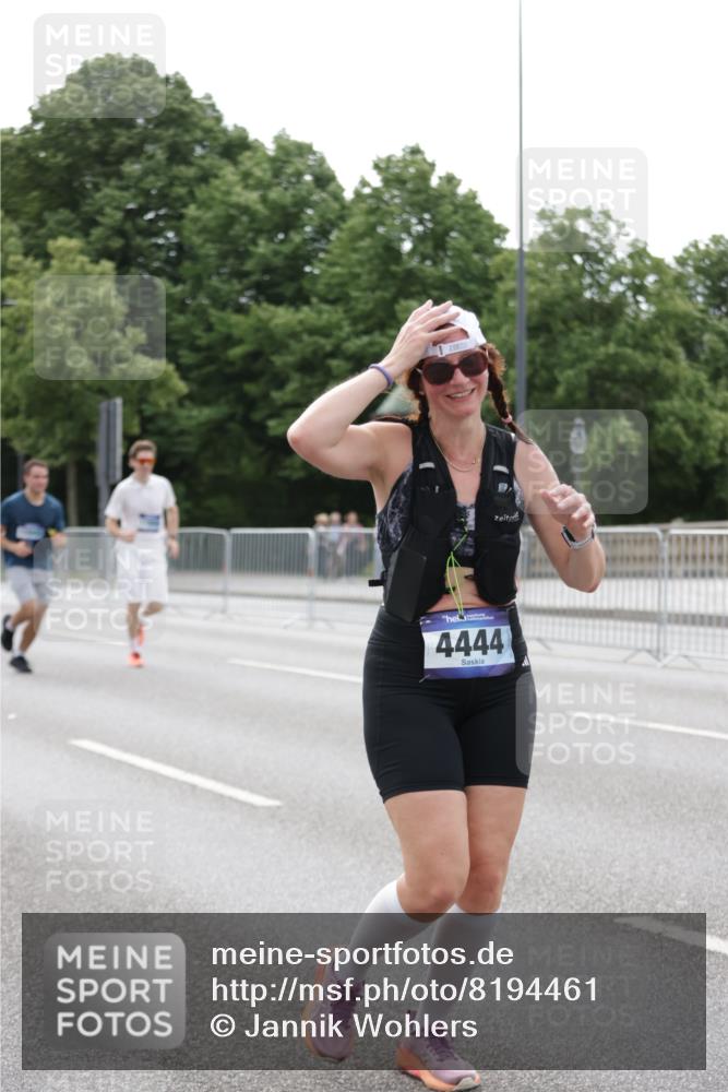 29.06.2025 - hella hamburg halbmarathon Jannik Wohlers http://msf.ph/oto/8194461 29.06.2025 10:24:30 Lombardsbrücke 1740, 2108, 2249, 4008, 4010, 4444, 5126, 7778, 9573, 11400, 11816, 11817, 14898, 15124, 15942, 17185, 17535, 17954, 18194, 18198 meine-sportfotos.de