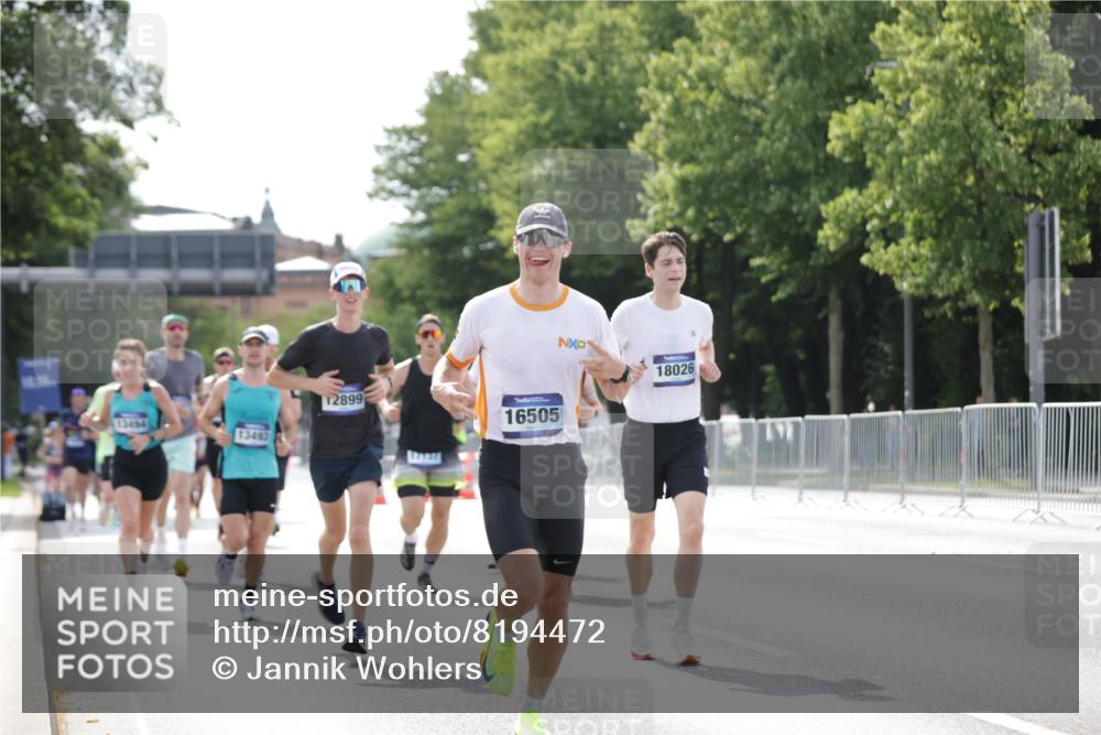 29.06.2025 - hella hamburg halbmarathon Jannik Wohlers http://msf.ph/oto/8194472 29.06.2025 09:46:18 Lombardsbrücke 1344, 1889, 2243, 4477, 4944, 5048, 5152, 6683, 7466, 7628, 8312, 10298, 10477, 10927, 11304, 11661, 12447, 12899, 12987, 13199, 13493, 13494, 13961, 14310, 14450, 15902, 16243, 16505, 16619, 16811, 16957, 17137, 17751, 18026, 18277, 18600, 18824 meine-sportfotos.de