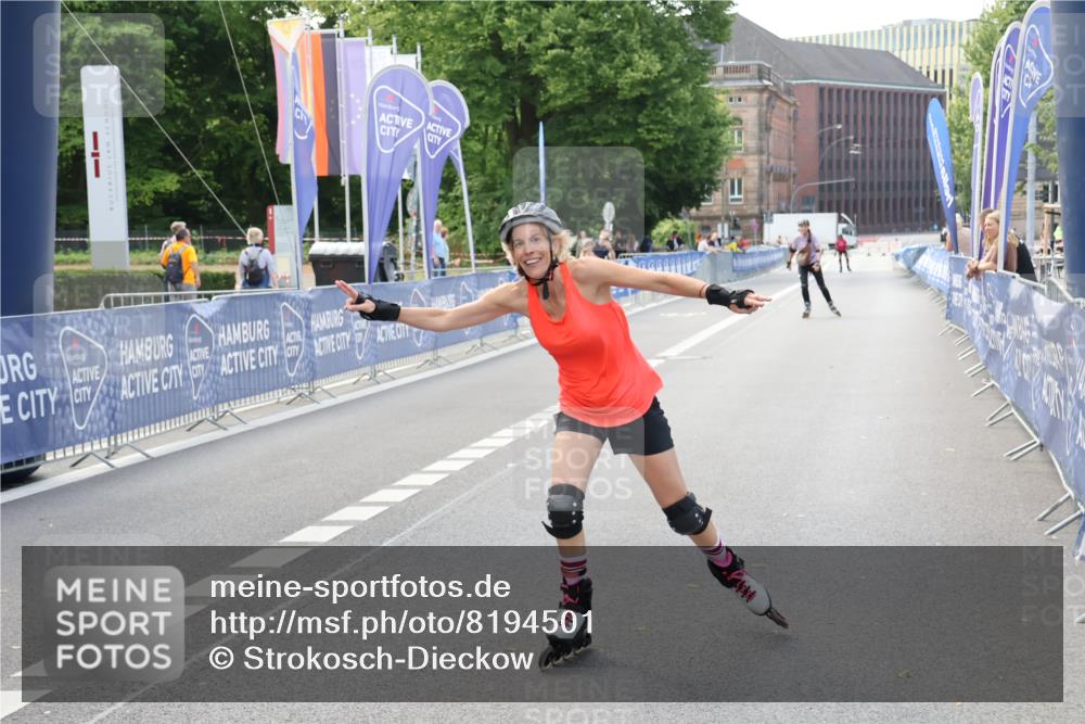 29.06.2025 - hella hamburg halbmarathon Strokosch-Dieckow http://msf.ph/oto/8194501 29.06.2025 09:38:21 Ziel 20298, 20317 meine-sportfotos.de