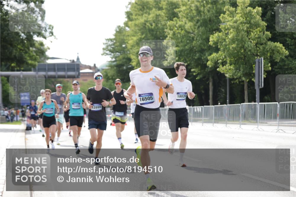 29.06.2025 - hella hamburg halbmarathon Jannik Wohlers http://msf.ph/oto/8194510 29.06.2025 09:46:18 Lombardsbrücke 1344, 1889, 2243, 4477, 4944, 5048, 5152, 6683, 7466, 7628, 8312, 10298, 10477, 10927, 11304, 11661, 12447, 12899, 12987, 13199, 13493, 13494, 13961, 14310, 14450, 15902, 16243, 16505, 16619, 16811, 16957, 17137, 17751, 18026, 18277, 18600, 18824 meine-sportfotos.de