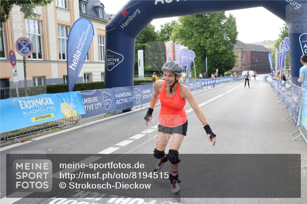 29.06.2025 - hella hamburg halbmarathon Strokosch-Dieckow http://msf.ph/oto/8194515 29.06.2025 09:38:22 Ziel 20298, 20317 meine-sportfotos.de