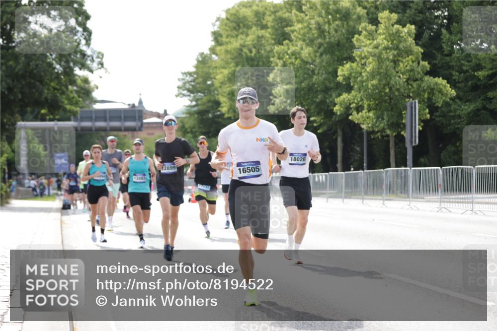 29.06.2025 - hella hamburg halbmarathon Jannik Wohlers http://msf.ph/oto/8194522 29.06.2025 09:46:19 Lombardsbrücke 1344, 1889, 2243, 4477, 4944, 5048, 5152, 6683, 7466, 7622, 7628, 8312, 10477, 10927, 11304, 11661, 12447, 12899, 13199, 13493, 13494, 13961, 14310, 14450, 15902, 16243, 16505, 16619, 16811, 16957, 17137, 17751, 18026, 18277, 18600, 18824 meine-sportfotos.de