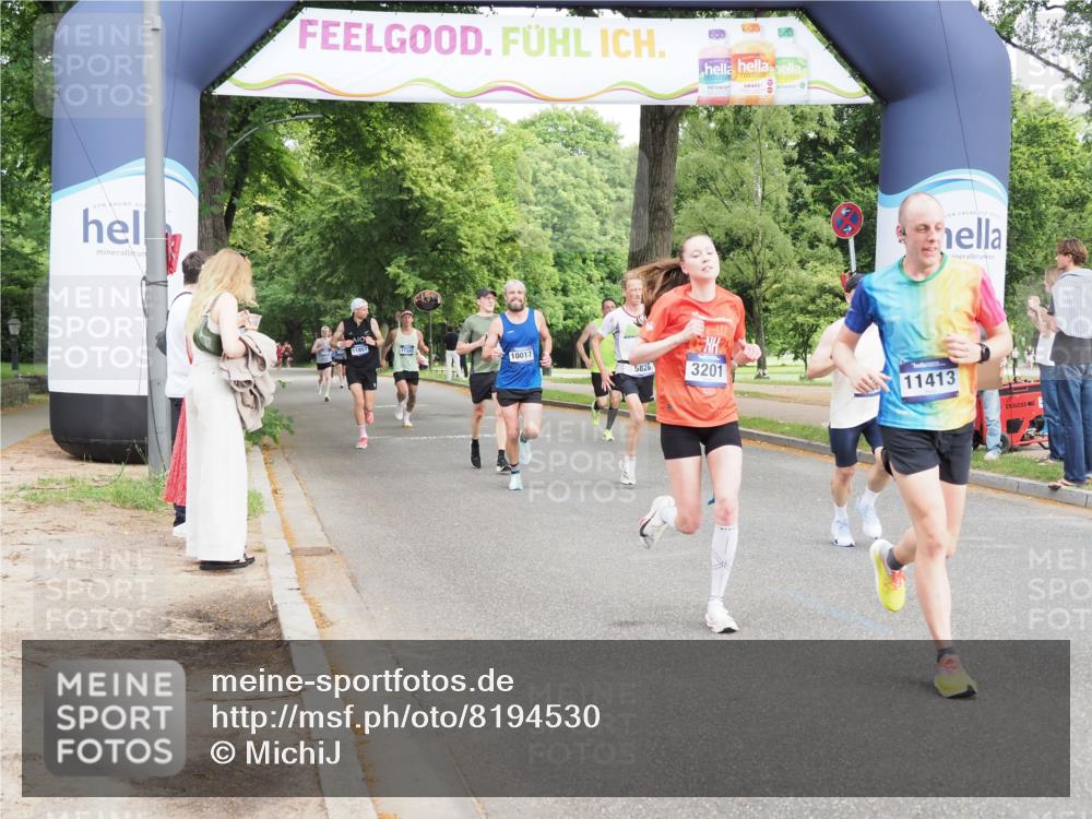 29.06.2025 - hella hamburg halbmarathon MichiJ http://msf.ph/oto/8194530 29.06.2025 10:20:21 Zwischen KM18-KM19 3201, 5826, 7481, 9381, 10017, 11413, 16508, 18235 meine-sportfotos.de