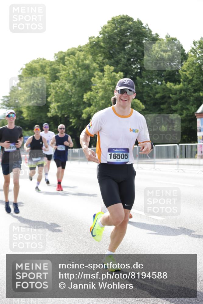 29.06.2025 - hella hamburg halbmarathon Jannik Wohlers http://msf.ph/oto/8194588 29.06.2025 09:46:20 Lombardsbrücke 1889, 2243, 4477, 4944, 5048, 5152, 5660, 6683, 7466, 7622, 7628, 8312, 10477, 10927, 11304, 11661, 12447, 12899, 13199, 13493, 13494, 13729, 13961, 14310, 14450, 15902, 16505, 16619, 16811, 16957, 17137, 17751, 18026, 18277, 18600, 18824 meine-sportfotos.de
