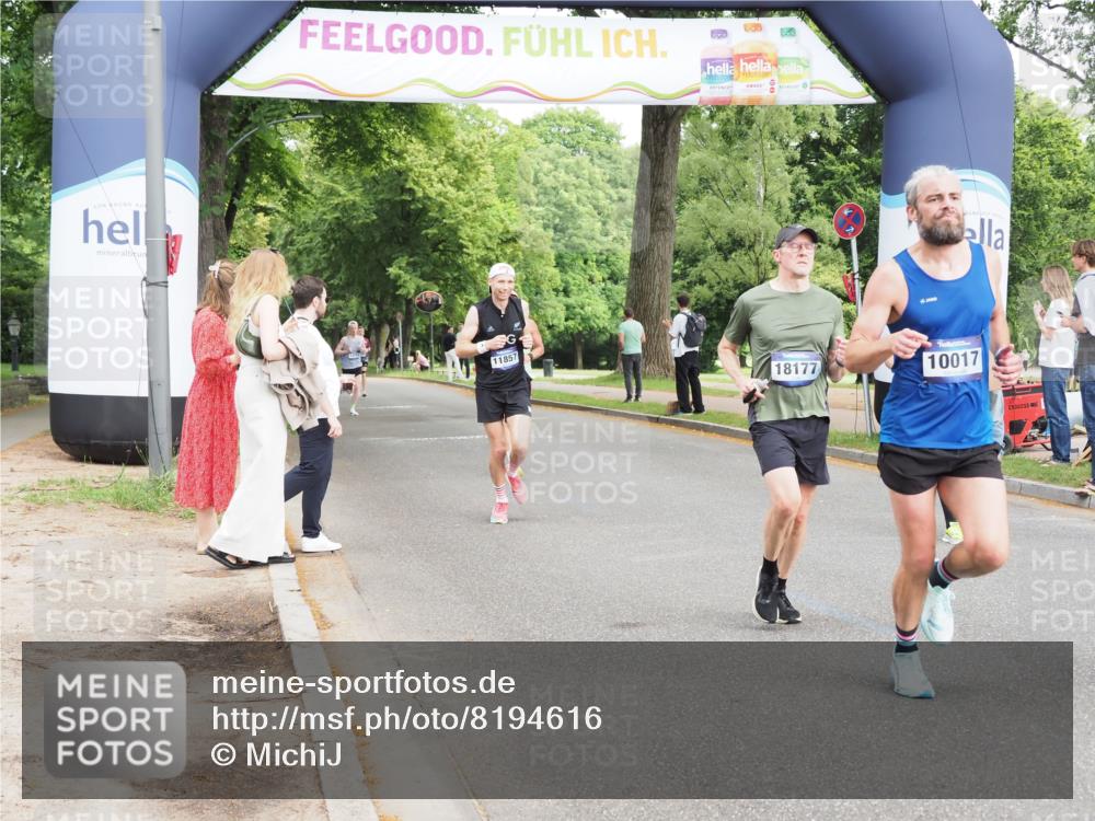 29.06.2025 - hella hamburg halbmarathon MichiJ http://msf.ph/oto/8194616 29.06.2025 10:20:23 Zwischen KM18-KM19 3201, 5826, 7481, 10017, 11413, 11857, 16508, 18177 meine-sportfotos.de