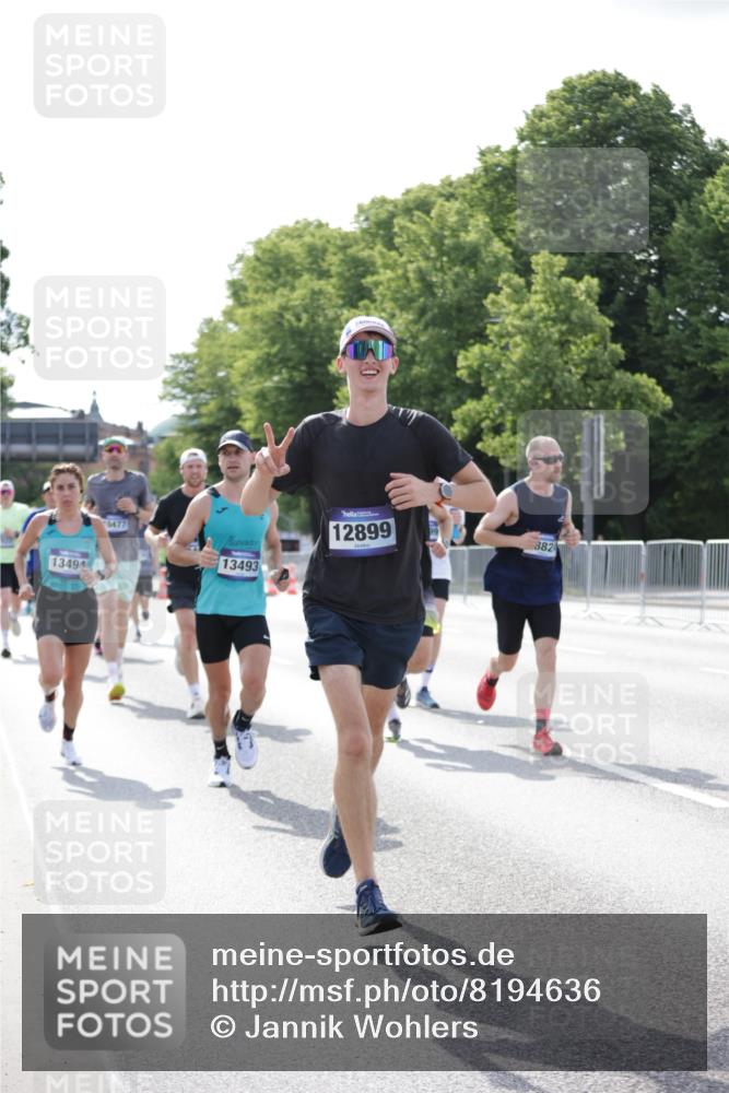 29.06.2025 - hella hamburg halbmarathon Jannik Wohlers http://msf.ph/oto/8194636 29.06.2025 09:46:21 Lombardsbrücke 1889, 2243, 4944, 5048, 5152, 5660, 6683, 7466, 7622, 7628, 8312, 10477, 10927, 11304, 11661, 12447, 12899, 13199, 13493, 13494, 13729, 14310, 14450, 15902, 16505, 16619, 16811, 16957, 17137, 17751, 18026, 18277, 18600, 18824 meine-sportfotos.de