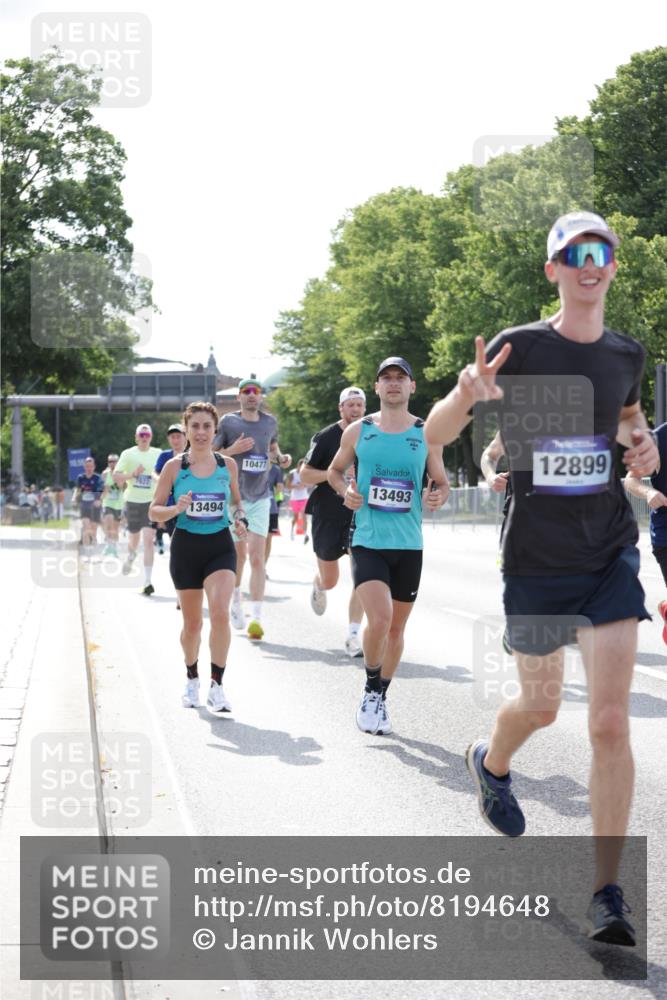 29.06.2025 - hella hamburg halbmarathon Jannik Wohlers http://msf.ph/oto/8194648 29.06.2025 09:46:21 Lombardsbrücke 1889, 2243, 4944, 5048, 5152, 5660, 6683, 7466, 7622, 7628, 8312, 10477, 10927, 11304, 11661, 12447, 12899, 13199, 13493, 13494, 13729, 14310, 14450, 15902, 16505, 16619, 16811, 16957, 17137, 17751, 18026, 18277, 18600, 18824 meine-sportfotos.de