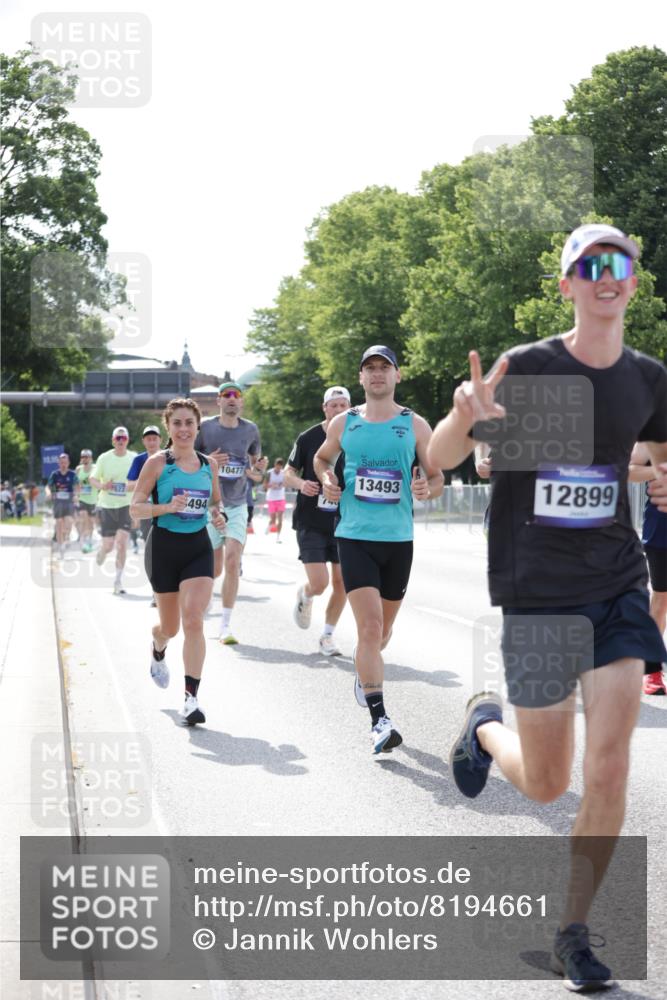 29.06.2025 - hella hamburg halbmarathon Jannik Wohlers http://msf.ph/oto/8194661 29.06.2025 09:46:21 Lombardsbrücke 1889, 2243, 4944, 5048, 5152, 5660, 6683, 7466, 7622, 7628, 8312, 10477, 10927, 11304, 11661, 12447, 12899, 13199, 13493, 13494, 13729, 14310, 14450, 15902, 16505, 16619, 16811, 16957, 17137, 17751, 18026, 18277, 18600, 18824 meine-sportfotos.de