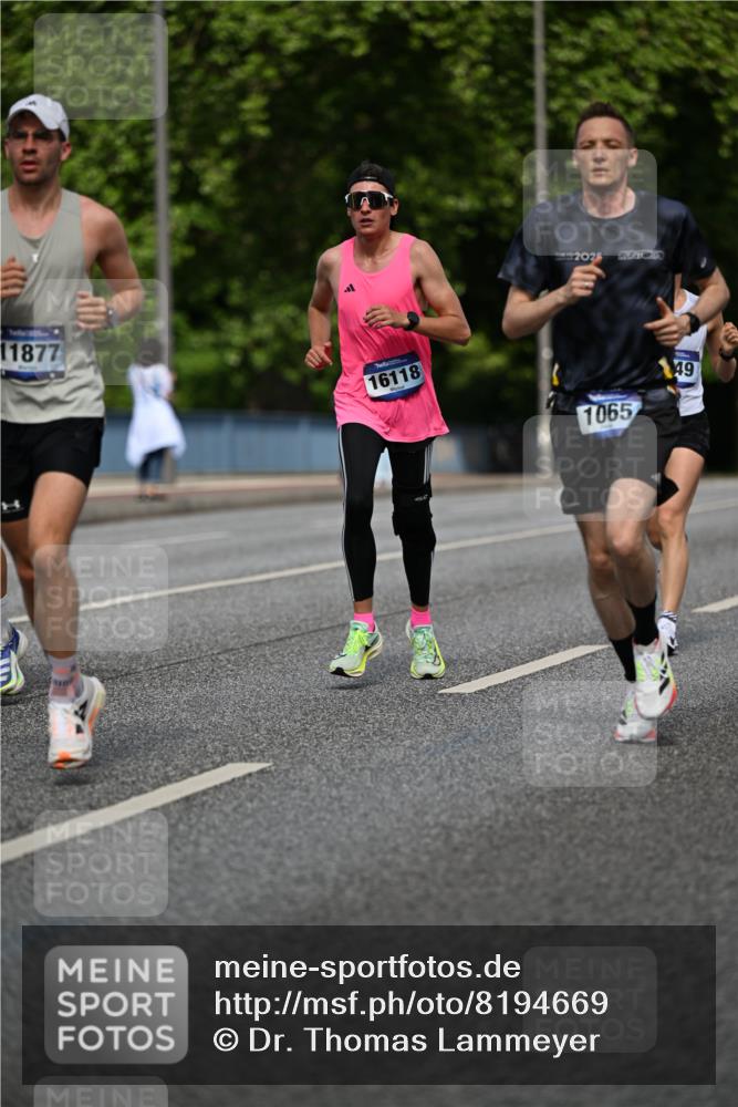 29.06.2025 - hella hamburg halbmarathon Dr. Thomas Lammeyer http://msf.ph/oto/8194669 29.06.2025 09:47:48 Kennedybrücke 1065, 2021, 2879, 3075, 3845, 3968, 4678, 7349, 8473, 8731, 9047, 10790 meine-sportfotos.de
