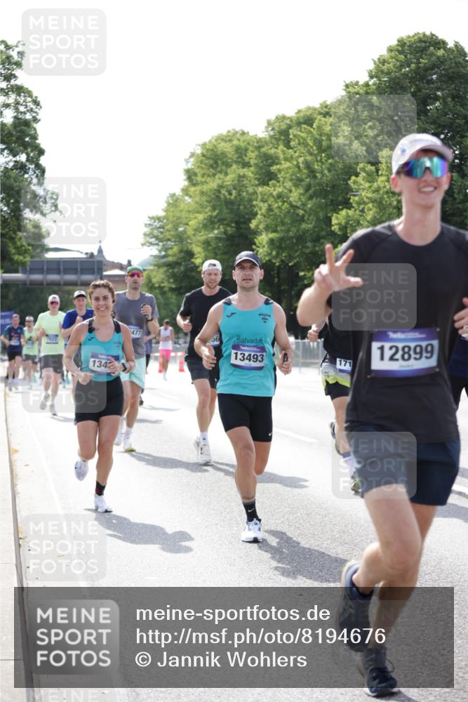 29.06.2025 - hella hamburg halbmarathon Jannik Wohlers http://msf.ph/oto/8194676 29.06.2025 09:46:21 Lombardsbrücke 1889, 2243, 4944, 5048, 5152, 5660, 6683, 7466, 7622, 7628, 8312, 10477, 10927, 11304, 11661, 12447, 12899, 13199, 13493, 13494, 13729, 14310, 14450, 15902, 16505, 16619, 16811, 16957, 17137, 17751, 18026, 18277, 18600, 18824 meine-sportfotos.de