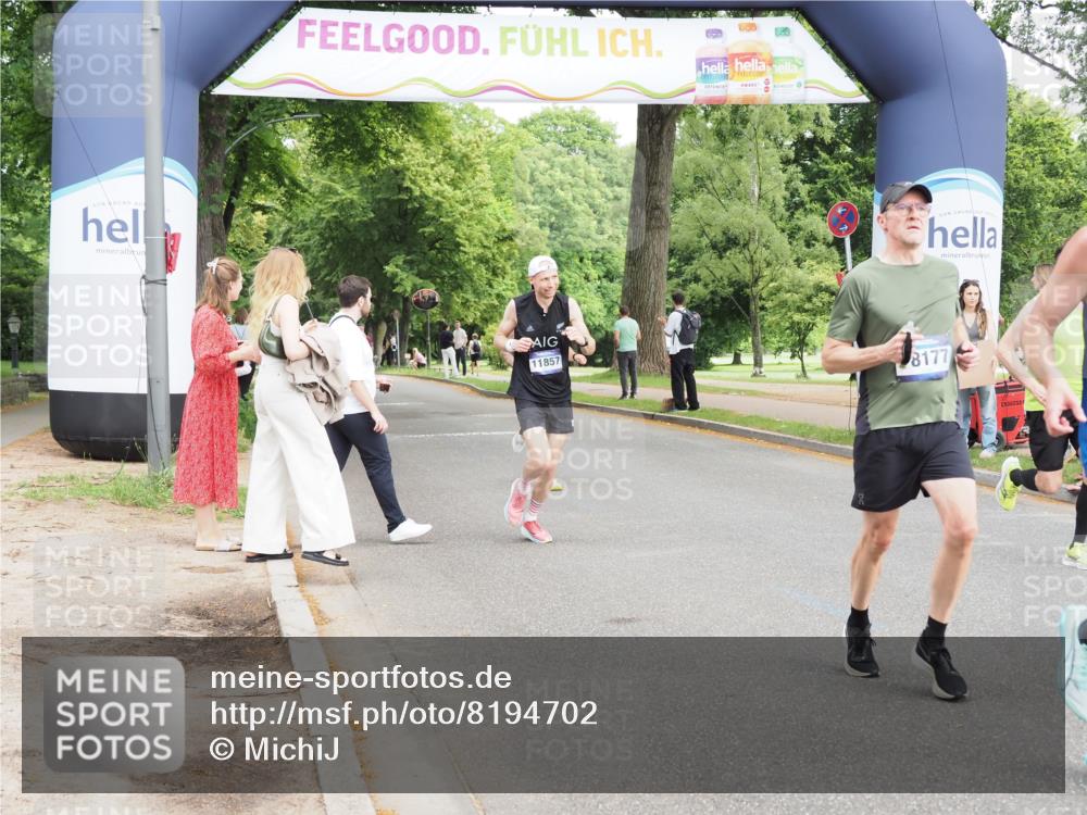 29.06.2025 - hella hamburg halbmarathon MichiJ http://msf.ph/oto/8194702 29.06.2025 10:20:23 Zwischen KM18-KM19 3201, 5826, 7481, 10017, 11413, 11857, 16508, 18177 meine-sportfotos.de