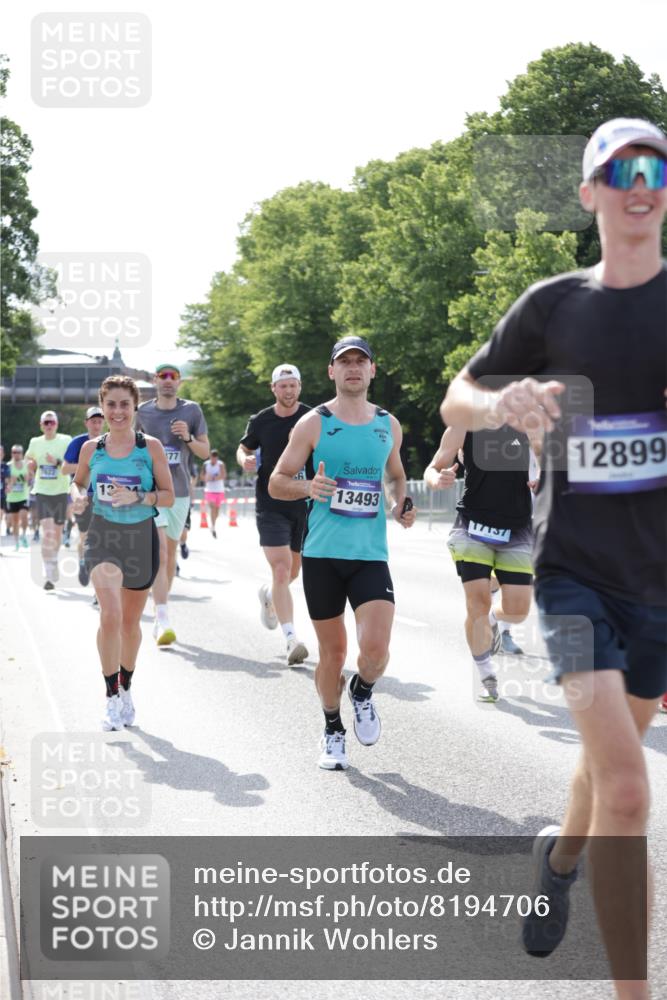29.06.2025 - hella hamburg halbmarathon Jannik Wohlers http://msf.ph/oto/8194706 29.06.2025 09:46:21 Lombardsbrücke 1889, 2243, 4944, 5048, 5152, 5660, 6683, 7466, 7622, 7628, 8312, 10477, 10927, 11304, 11661, 12447, 12899, 13199, 13493, 13494, 13729, 14310, 14450, 15902, 16505, 16619, 16811, 16957, 17137, 17751, 18026, 18277, 18600, 18824 meine-sportfotos.de