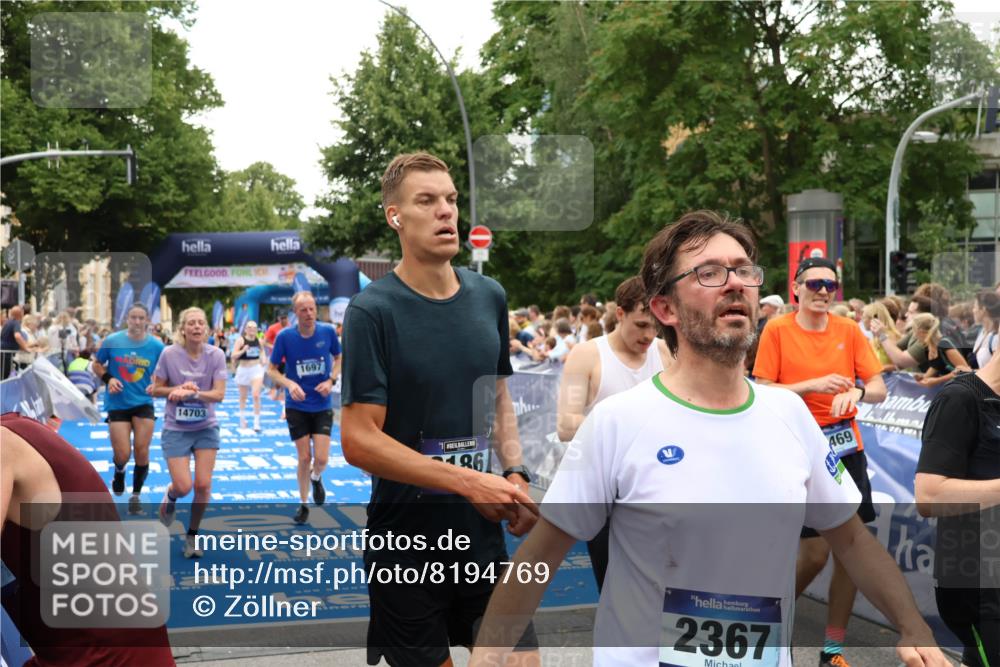 29.06.2025 - hella hamburg halbmarathon Zöllner http://msf.ph/oto/8194769 29.06.2025 10:45:30 Ziel 1697, 3186, 6831, 11469, 12277, 12643, 14062, 14703, 16725, 17499, 18407, 18638 meine-sportfotos.de