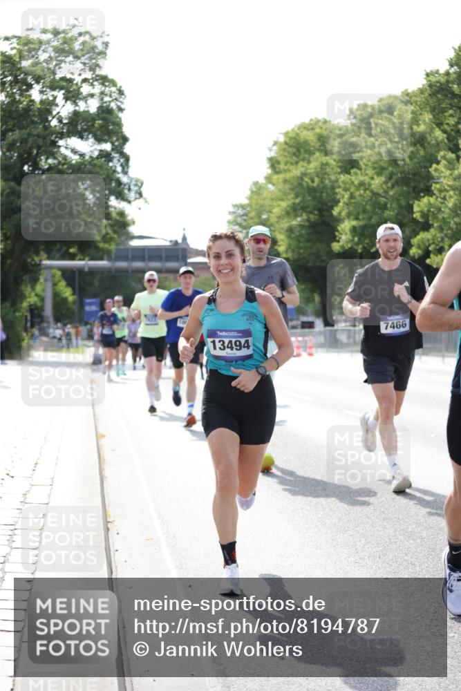 29.06.2025 - hella hamburg halbmarathon Jannik Wohlers http://msf.ph/oto/8194787 29.06.2025 09:46:22 Lombardsbrücke 2243, 4944, 5048, 5152, 5660, 6683, 7466, 7622, 7628, 7867, 8312, 10477, 10927, 11304, 11661, 12447, 12899, 13199, 13493, 13494, 13729, 14310, 14450, 14899, 15902, 16505, 16619, 16811, 16957, 17137, 17751, 18026, 18277, 18357, 18600, 18824 meine-sportfotos.de