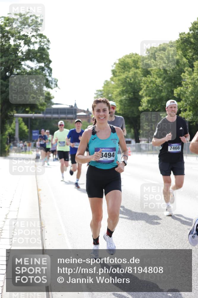 29.06.2025 - hella hamburg halbmarathon Jannik Wohlers http://msf.ph/oto/8194808 29.06.2025 09:46:22 Lombardsbrücke 2243, 4944, 5048, 5152, 5660, 6683, 7466, 7622, 7628, 7867, 8312, 10477, 10927, 11304, 11661, 12447, 12899, 13199, 13493, 13494, 13729, 14310, 14450, 14899, 15902, 16505, 16619, 16811, 16957, 17137, 17751, 18026, 18277, 18357, 18600, 18824 meine-sportfotos.de