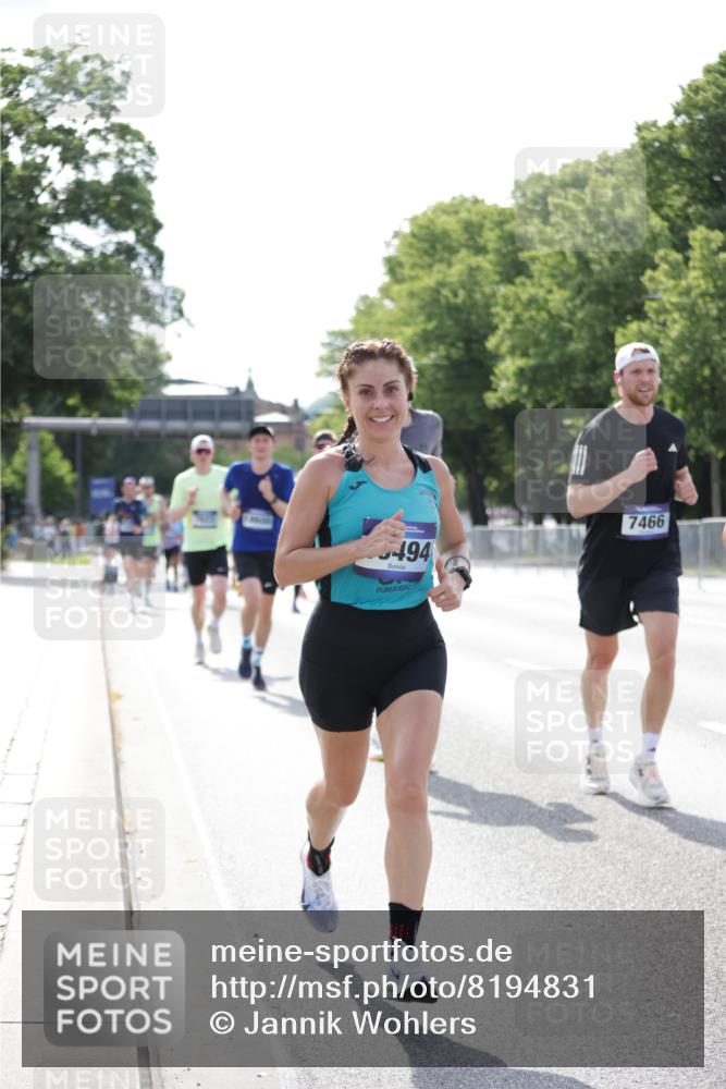 29.06.2025 - hella hamburg halbmarathon Jannik Wohlers http://msf.ph/oto/8194831 29.06.2025 09:46:23 Lombardsbrücke 2243, 4944, 5048, 5152, 5660, 6683, 7466, 7622, 7628, 7867, 8312, 10477, 10927, 11304, 11661, 12447, 12899, 13199, 13493, 13494, 13729, 14310, 14450, 14899, 16417, 16505, 16619, 16811, 16957, 17137, 17329, 17751, 18026, 18277, 18357, 18600, 18824 meine-sportfotos.de