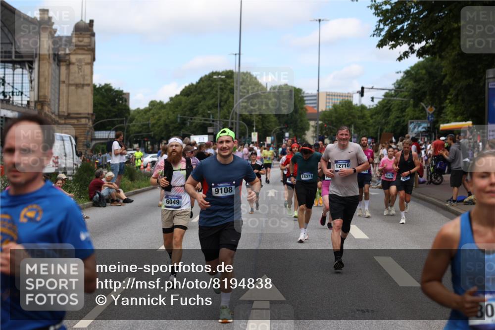 29.06.2025 - hella hamburg halbmarathon Yannick Fuchs http://msf.ph/oto/8194838 29.06.2025 11:22:08 20KM 1640, 1836, 2526, 2831, 2832, 2919, 3131, 3424, 3560, 3681, 3731, 3778, 3822, 4164, 4289, 4807, 5546, 5793, 6048, 6049, 6307, 6620, 6625, 6724, 6820, 8083, 8124, 8303, 8806, 9078, 9108, 9598, 10198, 10435, 10907, 11859, 12216, 12319, 12460, 12461, 12710, 13316, 13335, 13418, 13724, 14118, 14304, 14347, 15878, 16010, 16251, 16447, 16769, 17185, 17199, 17495, 17595, 18371, 18604, 18742 meine-sportfotos.de