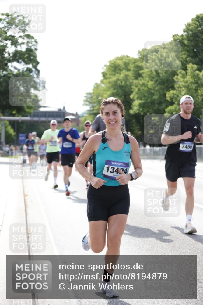 29.06.2025 - hella hamburg halbmarathon Jannik Wohlers http://msf.ph/oto/8194879 29.06.2025 09:46:23 Lombardsbrücke 2243, 4944, 5048, 5152, 5660, 6683, 7466, 7622, 7628, 7867, 8312, 10477, 10927, 11304, 11661, 12447, 12899, 13199, 13493, 13494, 13729, 14310, 14450, 14899, 16417, 16505, 16619, 16811, 16957, 17137, 17329, 17751, 18026, 18277, 18357, 18600, 18824 meine-sportfotos.de