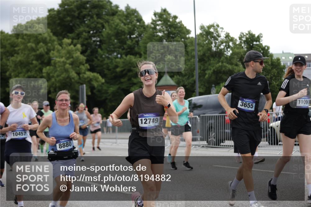 29.06.2025 - hella hamburg halbmarathon Jannik Wohlers http://msf.ph/oto/8194882 29.06.2025 11:14:00 Lombardsbrücke 1279, 1666, 1756, 1757, 2117, 2251, 2431, 2493, 3621, 3655, 3682, 3683, 3784, 3972, 4126, 4529, 4701, 5241, 5502, 5679, 5972, 5977, 6239, 6445, 6525, 6558, 6738, 7112, 7492, 7500, 7595, 7639, 7665, 7814, 7949, 8291, 8524, 8570, 8728, 8832, 8880, 9578, 9726, 9825, 9841, 9941, 9952, 10127, 10185, 10273, 10457, 11090, 11312, 11480, 11529, 11761, 11902, 12300, 12612, 12749, 13146, 13162, 13278, 13338, 13404, 13639, 13718, 13790, 13815, 13955, 13977, 14568, 14616, 14886 meine-sportfotos.de