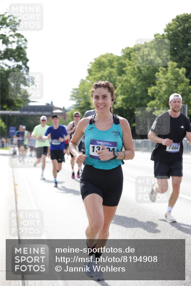 29.06.2025 - hella hamburg halbmarathon Jannik Wohlers http://msf.ph/oto/8194908 29.06.2025 09:46:23 Lombardsbrücke 2243, 4944, 5048, 5152, 5660, 6683, 7466, 7622, 7628, 7867, 8312, 10477, 10927, 11304, 11661, 12447, 12899, 13199, 13493, 13494, 13729, 14310, 14450, 14899, 16417, 16505, 16619, 16811, 16957, 17137, 17329, 17751, 18026, 18277, 18357, 18600, 18824 meine-sportfotos.de