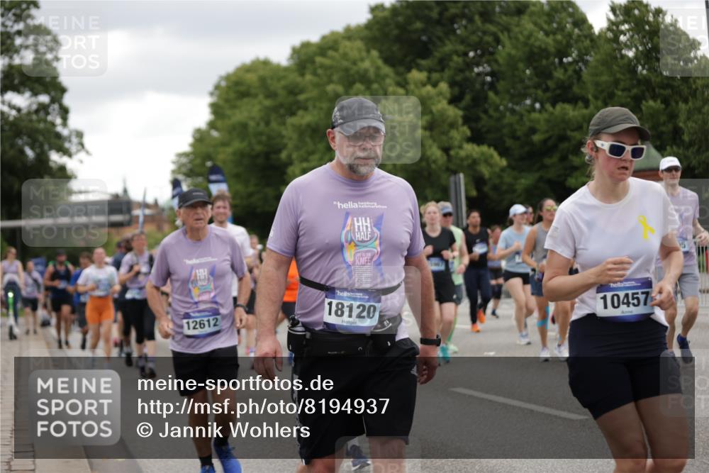 29.06.2025 - hella hamburg halbmarathon Jannik Wohlers http://msf.ph/oto/8194937 29.06.2025 11:14:02 Lombardsbrücke 1279, 1666, 1757, 2117, 2251, 2431, 2493, 3621, 3655, 3682, 3683, 3784, 4126, 4529, 4701, 4702, 5241, 5502, 5972, 5977, 6239, 6445, 6525, 6558, 6738, 7112, 7492, 7500, 7595, 7639, 7665, 7814, 7949, 8291, 8524, 8570, 8728, 8832, 8880, 9118, 9578, 9726, 9825, 9841, 9941, 9952, 10015, 10127, 10185, 10273, 10457, 10501, 11090, 11312, 11480, 11529, 11761, 11902, 12300, 12612, 12749, 13146, 13162, 13278, 13295, 13338, 13404, 13639, 13718, 13790, 13955, 13977, 14616, 14886 meine-sportfotos.de