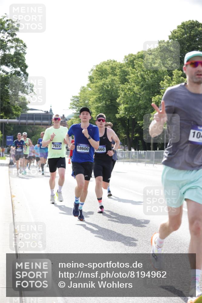 29.06.2025 - hella hamburg halbmarathon Jannik Wohlers http://msf.ph/oto/8194962 29.06.2025 09:46:24 Lombardsbrücke 1053, 2243, 4944, 5048, 5152, 5660, 6683, 7080, 7466, 7622, 7628, 7867, 8312, 10477, 10927, 11304, 11661, 11898, 12447, 12899, 13199, 13493, 13494, 13729, 14310, 14450, 14899, 16417, 16505, 16619, 16811, 16881, 16957, 17137, 17329, 17751, 18026, 18277, 18357, 18600, 18824 meine-sportfotos.de