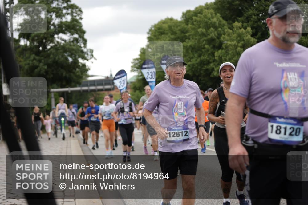 29.06.2025 - hella hamburg halbmarathon Jannik Wohlers http://msf.ph/oto/8194964 29.06.2025 11:14:03 Lombardsbrücke 1279, 1666, 1757, 2117, 2251, 2431, 2493, 3621, 3655, 3784, 4126, 4529, 4701, 4702, 5241, 5502, 5972, 5977, 6239, 6445, 6525, 6558, 6738, 7112, 7492, 7500, 7595, 7639, 7665, 7814, 7949, 8291, 8524, 8570, 8728, 8832, 8880, 9118, 9578, 9726, 9825, 9841, 9941, 9952, 10015, 10127, 10185, 10273, 10457, 10501, 11090, 11312, 11480, 11529, 11761, 11902, 12300, 12612, 12749, 13146, 13162, 13295, 13338, 13404, 13639, 13790, 13955, 13977, 14616, 14886 meine-sportfotos.de