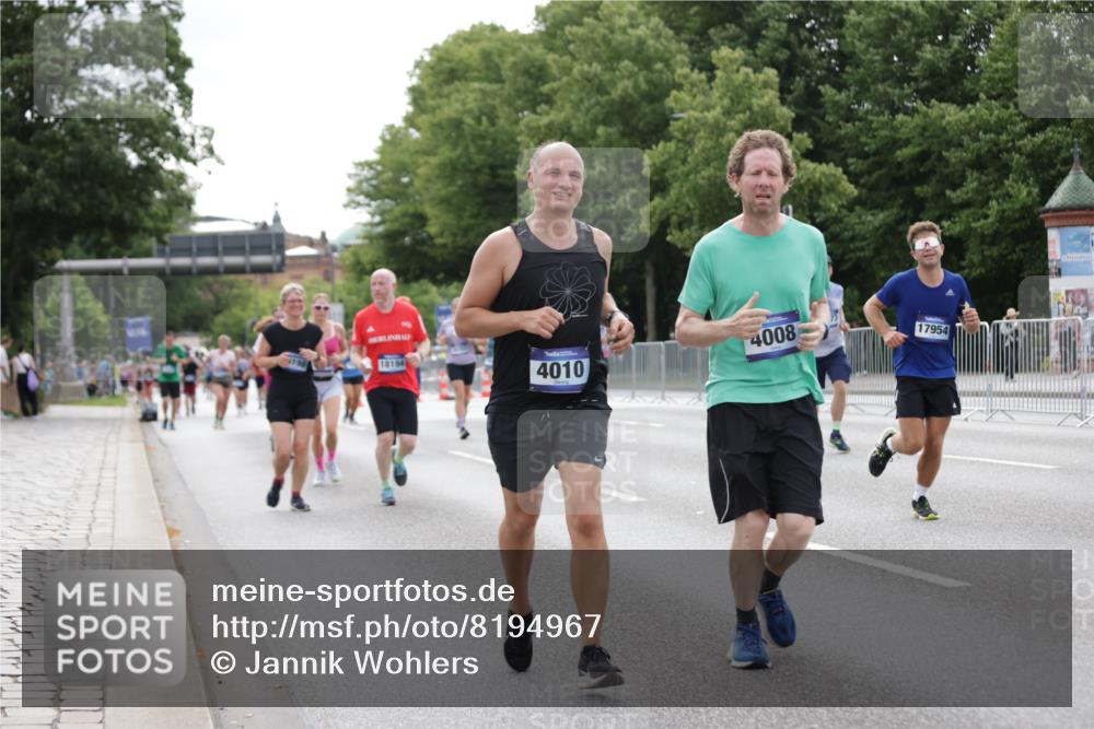 29.06.2025 - hella hamburg halbmarathon Jannik Wohlers http://msf.ph/oto/8194967 29.06.2025 10:24:34 Lombardsbrücke 1740, 2000, 2108, 2249, 4008, 4010, 4444, 5126, 7778, 8083, 9573, 11400, 14649, 14898, 15124, 15153, 15942, 17185, 17535, 17954, 18194, 18198 meine-sportfotos.de