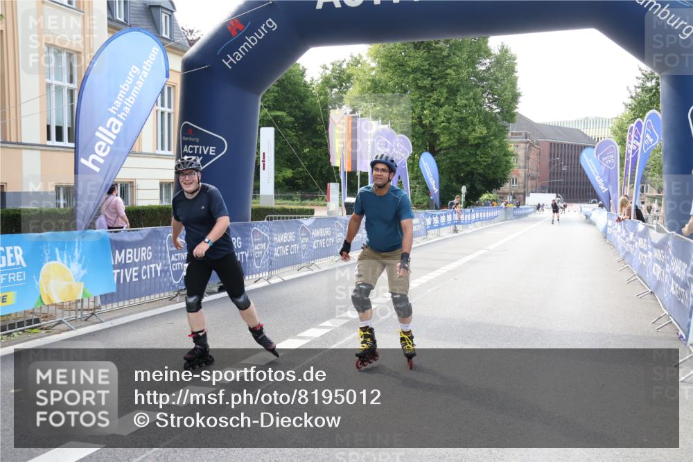 29.06.2025 - hella hamburg halbmarathon Strokosch-Dieckow http://msf.ph/oto/8195012 29.06.2025 09:39:06 Ziel 20323 meine-sportfotos.de