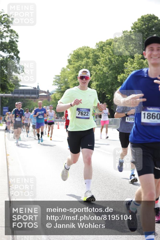 29.06.2025 - hella hamburg halbmarathon Jannik Wohlers http://msf.ph/oto/8195104 29.06.2025 09:46:26 Lombardsbrücke 1053, 1411, 1577, 2243, 4944, 5048, 5152, 5193, 5660, 6683, 7080, 7466, 7622, 7628, 7867, 8312, 8323, 10477, 10927, 11898, 12447, 12899, 13199, 13493, 13494, 13729, 14310, 14450, 14899, 16417, 16505, 16619, 16881, 17137, 17329, 17751, 18026, 18277, 18357, 18600, 18824, 18986 meine-sportfotos.de