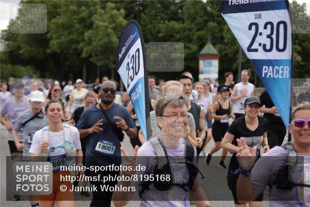 29.06.2025 - hella hamburg halbmarathon Jannik Wohlers http://msf.ph/oto/8195168 29.06.2025 11:14:08 Lombardsbrücke 1279, 1666, 1757, 2117, 2150, 2251, 2431, 2493, 3269, 3495, 3621, 3659, 3784, 3872, 4529, 4701, 4702, 5109, 5241, 5918, 5968, 5977, 6046, 6239, 6461, 6525, 6558, 6659, 6738, 7112, 7492, 7595, 7665, 7814, 7949, 8291, 8345, 8524, 8570, 8728, 8832, 8880, 9118, 9726, 9941, 9952, 10015, 10127, 10185, 10457, 10501, 11529, 11761, 11902, 12612, 12749, 12971, 13146, 13162, 13295, 13338, 13404, 13790, 13955, 13977, 14455, 14616, 14716, 14763, 14886 meine-sportfotos.de