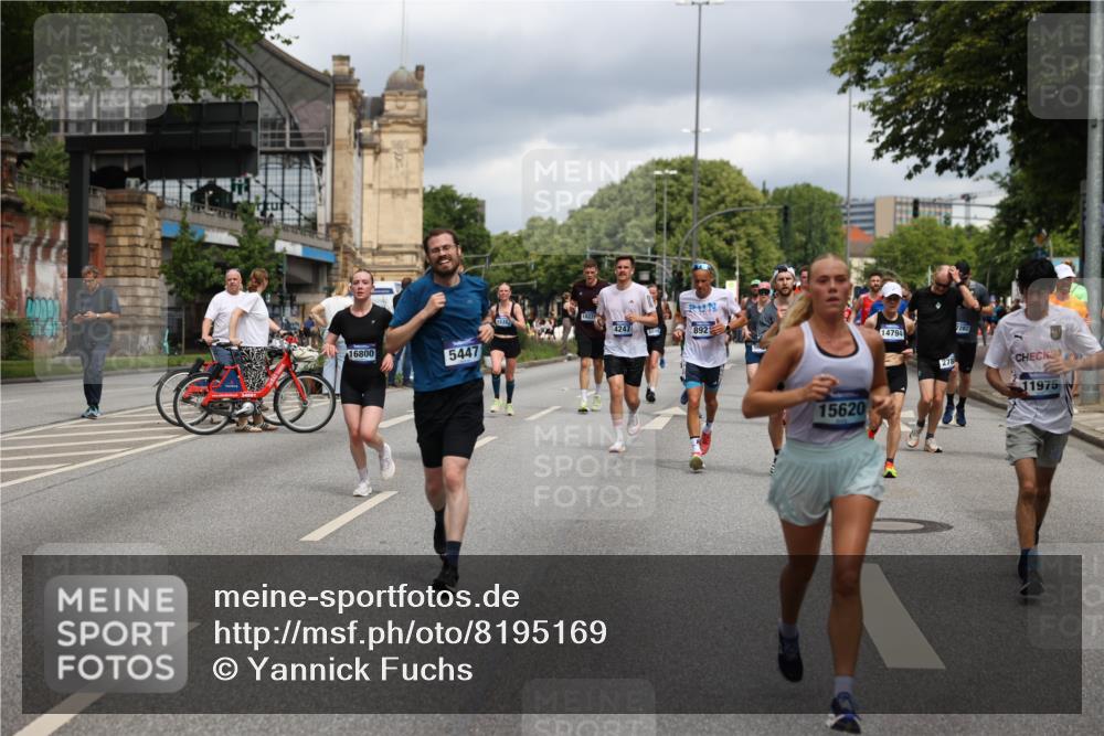 29.06.2025 - hella hamburg halbmarathon Yannick Fuchs http://msf.ph/oto/8195169 29.06.2025 10:44:14 20KM 1216, 1321, 2020, 2234, 2788, 3296, 3414, 3852, 3947, 4127, 4247, 4933, 5447, 5894, 6125, 6282, 8153, 8313, 8454, 8576, 8657, 8689, 8813, 8899, 8921, 9031, 9303, 9551, 10480, 10750, 11975, 12203, 12235, 12527, 12733, 13225, 13282, 13463, 13609, 13758, 13812, 14562, 14794, 15620, 15966, 16000, 16242, 16403, 16732, 16806, 16887, 17282, 17319, 18228, 18229, 18451, 18499, 18884 meine-sportfotos.de
