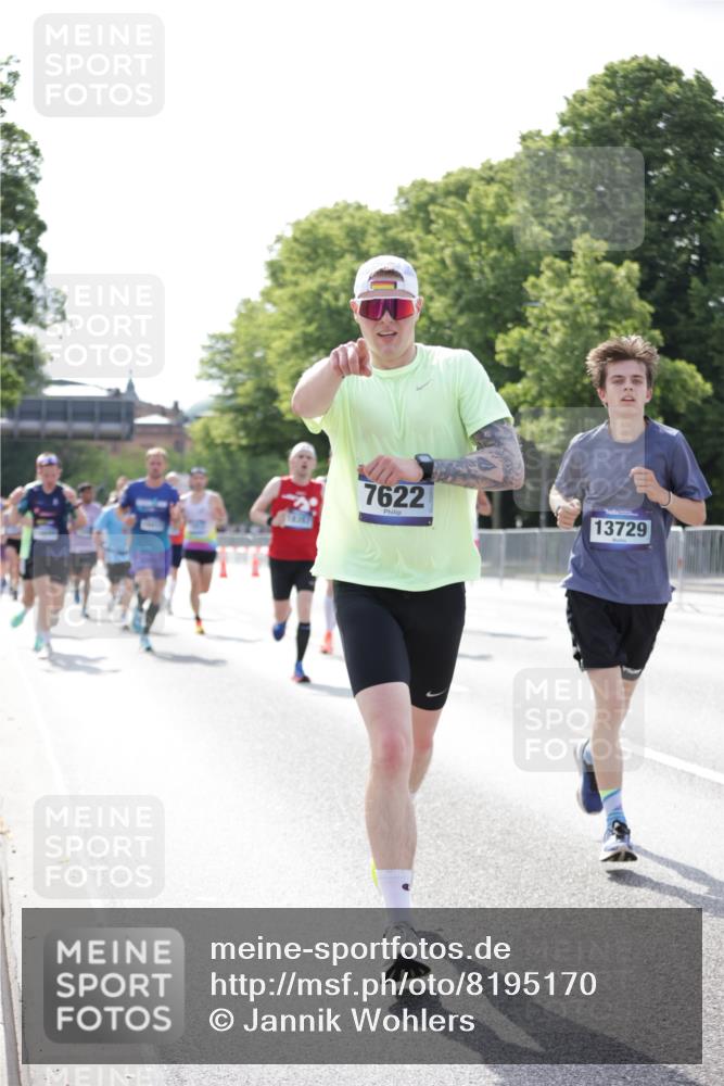 29.06.2025 - hella hamburg halbmarathon Jannik Wohlers http://msf.ph/oto/8195170 29.06.2025 09:46:26 Lombardsbrücke 1053, 1411, 1577, 2243, 4944, 5048, 5152, 5193, 5660, 6683, 7080, 7466, 7622, 7628, 7867, 8312, 8323, 10477, 10927, 11898, 12447, 12899, 13199, 13493, 13494, 13729, 14310, 14450, 14899, 16417, 16505, 16619, 16881, 17137, 17329, 17751, 18026, 18277, 18357, 18600, 18824, 18986 meine-sportfotos.de