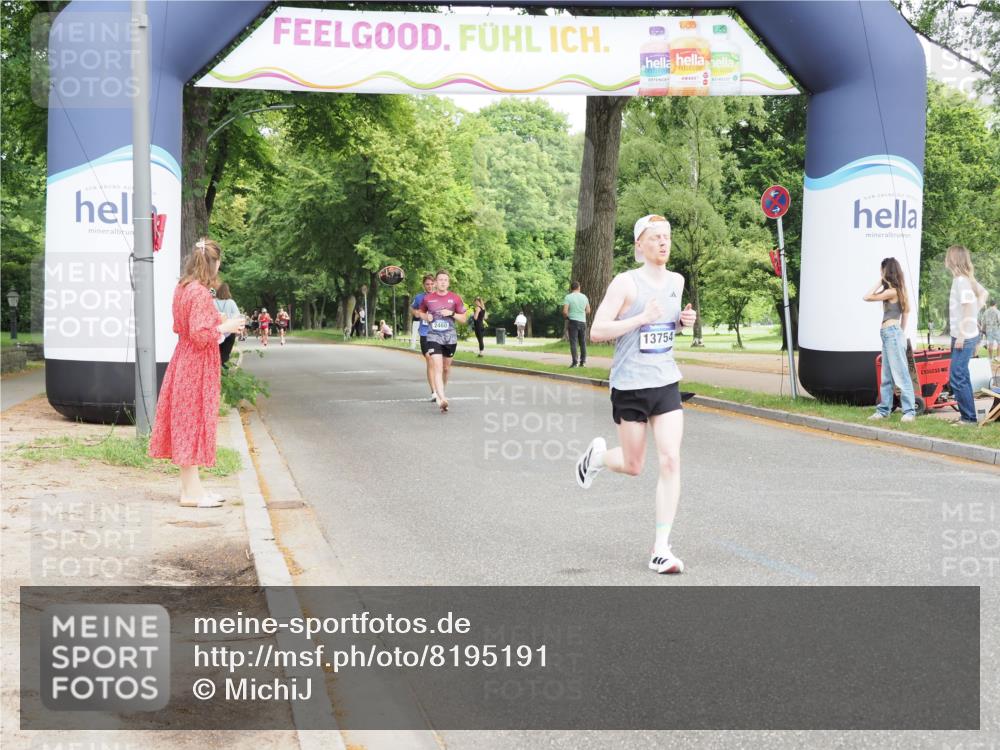29.06.2025 - hella hamburg halbmarathon MichiJ http://msf.ph/oto/8195191 29.06.2025 10:20:29 Zwischen KM18-KM19 2851, 5826, 11857, 13754, 17322, 18177 meine-sportfotos.de